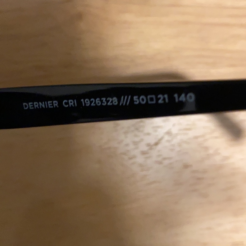 NWT Le Specs sunglasses with case - Picture 2 of 5